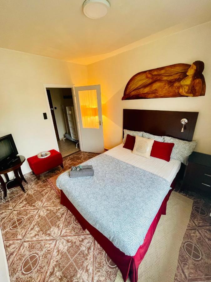 Katalin Panzio Hotel บูดาเปสต์ ภายนอก รูปภาพ